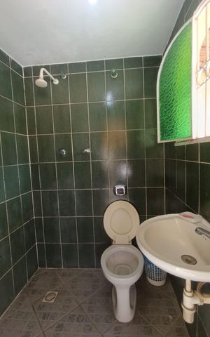 Casa para alugar com 200m², 2 quartos e 4 vagas Casa para alugar com 200m², 2 quartos e 4 vagasBanheiro