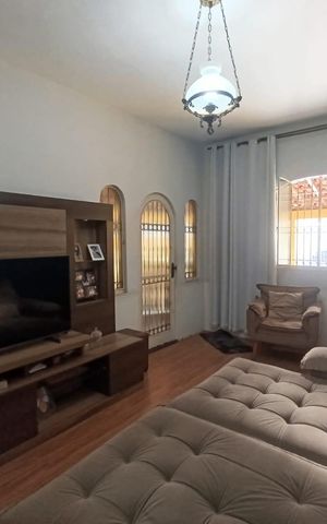 Casa para alugar com 200m², 2 quartos e 4 vagas Casa para alugar com 200m², 2 quartos e 4 vagasSala
