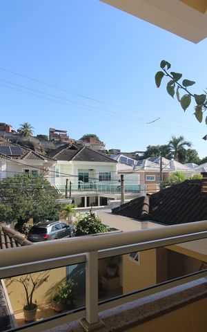 Casa de condomínio à venda com 200m², 4 quartos e 3 vagasSuíte 1 - Varanda