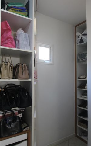 Casa de condomínio à venda com 200m², 4 quartos e 3 vagasSuíte 1 - Closet