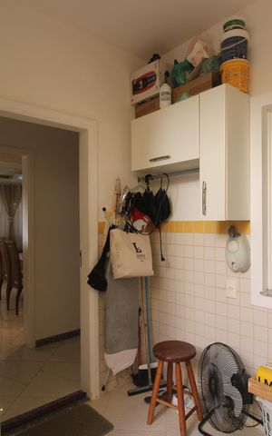 Casa de condomínio à venda com 200m², 4 quartos e 3 vagasÁrea de serviço