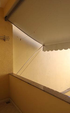 Casa de condomínio à venda com 200m², 4 quartos e 3 vagasVaranda