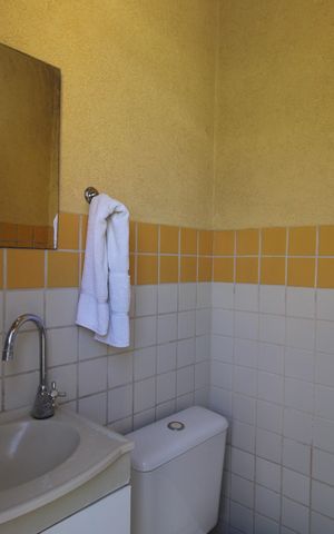 Casa de condomínio à venda com 200m², 4 quartos e 3 vagasQuintal - Banheiro