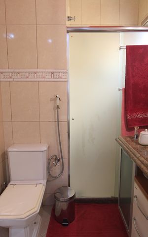 Casa de condomínio à venda com 200m², 4 quartos e 3 vagasBanheiro da suíte