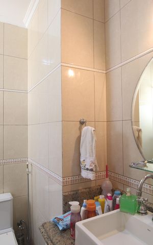 Casa de condomínio à venda com 200m², 4 quartos e 3 vagasBanheiro da suíte 2