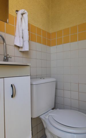Casa de condomínio à venda com 200m², 4 quartos e 3 vagasQuintal - Banheiro