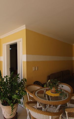Casa de condomínio à venda com 200m², 4 quartos e 3 vagasQuintal - Frente da casa