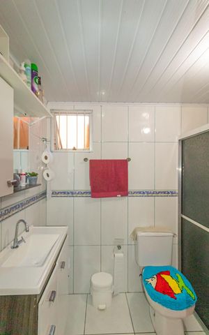 Casa à venda com 140m², 3 quartos e 4 vagas Casa à venda com 140m², 3 quartos e 4 vagasBanheiro