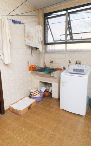 Apartamento à venda com 160m², 3 quartos e 1 vaga Apartamento à venda com 160m², 3 quartos e 1 vagaÁrea de Serviço