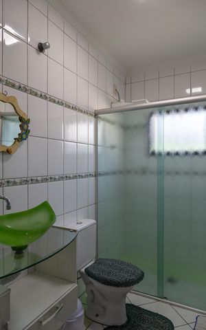 Casa à venda com 300m², 4 quartos e 2 vagasBanheiro social 1
