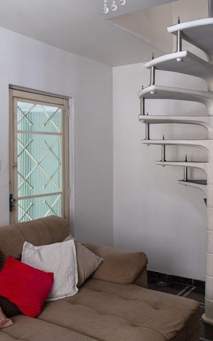 Casa à venda com 300m², 4 quartos e 2 vagasSala