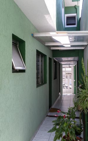 Casa à venda com 300m², 4 quartos e 2 vagasCorredor externo