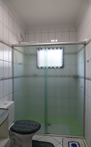 Casa à venda com 300m², 4 quartos e 2 vagasBanheiro social 1