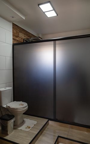 Casa à venda com 300m², 4 quartos e 2 vagasBanheiro do Quarto 4 suíte