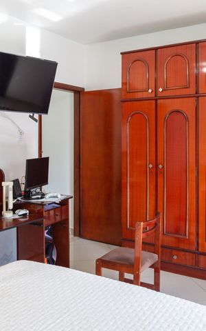 Casa à venda com 300m², 4 quartos e 2 vagasQuarto 4 suíte
