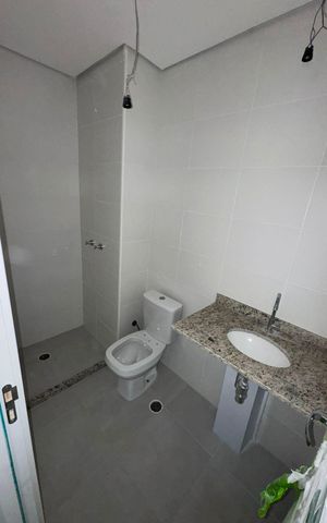 Apartamento à venda com 58m², 2 quartos e 1 vaga Apartamento à venda com 58m², 2 quartos e 1 vagaBanheiro