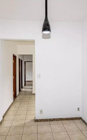 Casa para alugar com 120m², 3 quartos e 4 vagas Casa para alugar com 120m², 3 quartos e 4 vagasSala
