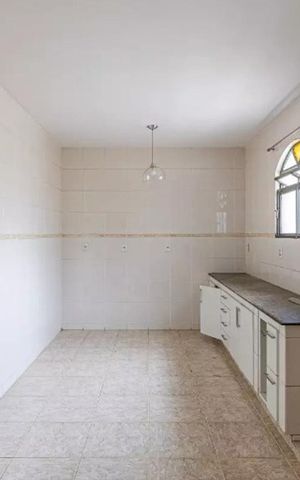 Casa para alugar com 120m², 3 quartos e 4 vagas Casa para alugar com 120m², 3 quartos e 4 vagasCozinha