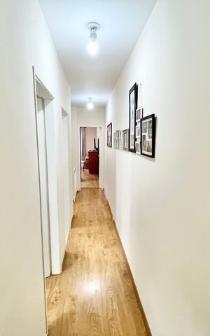 Casa à venda com 150m², 4 quartos e 2 vagas Casa à venda com 150m², 4 quartos e 2 vagasCorredor