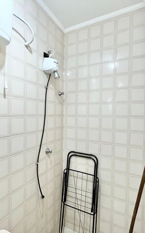 Casa à venda com 150m², 4 quartos e 2 vagas Casa à venda com 150m², 4 quartos e 2 vagasBanheiro de serviço