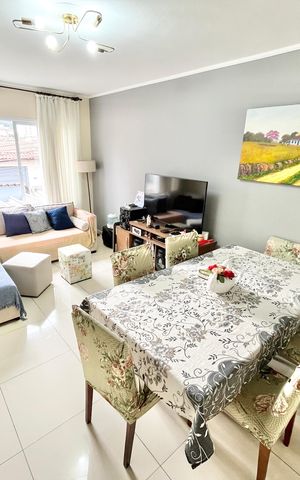 Casa à venda com 150m², 4 quartos e 2 vagas Casa à venda com 150m², 4 quartos e 2 vagasSala