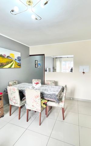 Casa à venda com 150m², 4 quartos e 2 vagas Casa à venda com 150m², 4 quartos e 2 vagasSala