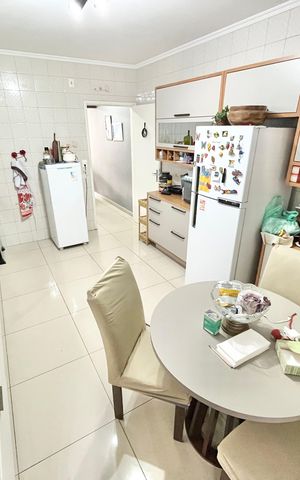 Casa à venda com 150m², 4 quartos e 2 vagas Casa à venda com 150m², 4 quartos e 2 vagasCozinha