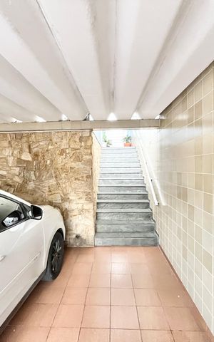 Casa à venda com 150m², 4 quartos e 2 vagas Casa à venda com 150m², 4 quartos e 2 vagasGaragem