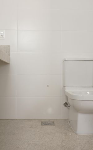 Apartamento à venda com 170m², 3 quartos e 3 vagas Apartamento à venda com 170m², 3 quartos e 3 vagasBanheiro da Suíte