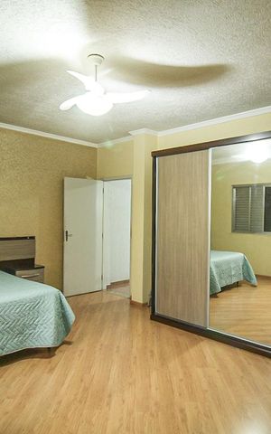 Casa à venda com 180m², 3 quartos e 5 vagas Casa à venda com 180m², 3 quartos e 5 vagasQuarto 3