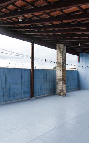 Casa à venda com 180m², 3 quartos e 5 vagas Casa à venda com 180m², 3 quartos e 5 vagasQuintal