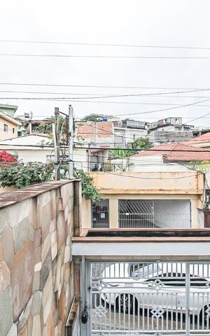 Casa à venda com 180m², 3 quartos e 5 vagas Casa à venda com 180m², 3 quartos e 5 vagasSacada