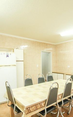 Casa à venda com 180m², 3 quartos e 5 vagas Casa à venda com 180m², 3 quartos e 5 vagasCozinha