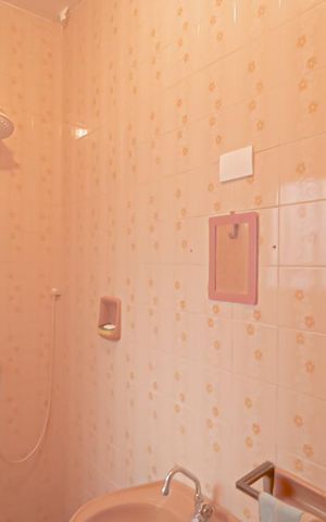 Casa à venda com 180m², 3 quartos e 5 vagas Casa à venda com 180m², 3 quartos e 5 vagasBanheiro de serviço
