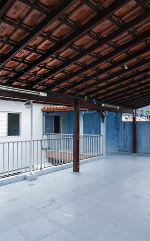Casa à venda com 180m², 3 quartos e 5 vagas Casa à venda com 180m², 3 quartos e 5 vagasQuintal