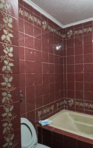 Casa à venda com 180m², 3 quartos e 5 vagas Casa à venda com 180m², 3 quartos e 5 vagasBanheiro