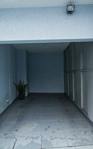 Casa à venda com 180m², 3 quartos e 5 vagas Casa à venda com 180m², 3 quartos e 5 vagasQuintal