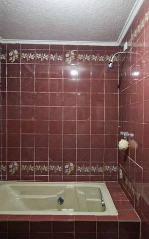 Casa à venda com 180m², 3 quartos e 5 vagas Casa à venda com 180m², 3 quartos e 5 vagasBanheiro