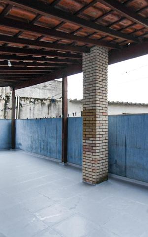 Casa à venda com 180m², 3 quartos e 5 vagas Casa à venda com 180m², 3 quartos e 5 vagasQuintal
