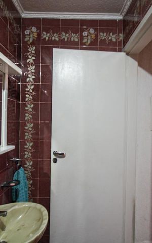 Casa à venda com 180m², 3 quartos e 5 vagas Casa à venda com 180m², 3 quartos e 5 vagasBanheiro