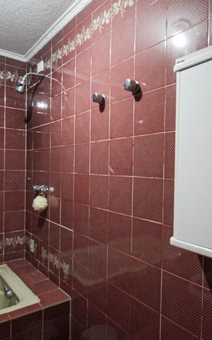 Casa à venda com 180m², 3 quartos e 5 vagas Casa à venda com 180m², 3 quartos e 5 vagasBanheiro