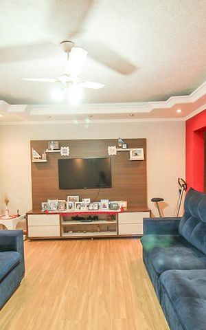 Casa à venda com 180m², 3 quartos e 5 vagas Casa à venda com 180m², 3 quartos e 5 vagasSala