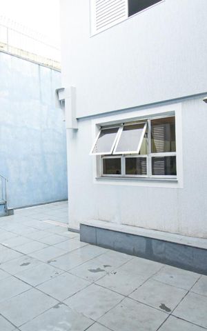 Casa à venda com 180m², 3 quartos e 5 vagas Casa à venda com 180m², 3 quartos e 5 vagasQuintal