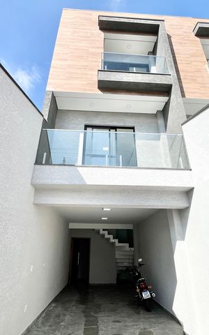 Casa à venda com 139m², 3 quartos e 2 vagas Casa à venda com 139m², 3 quartos e 2 vagasGaragem