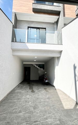 Casa à venda com 139m², 3 quartos e 2 vagas Casa à venda com 139m², 3 quartos e 2 vagasGaragem