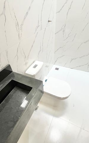 Casa à venda com 139m², 3 quartos e 2 vagas Casa à venda com 139m², 3 quartos e 2 vagasBanheiro