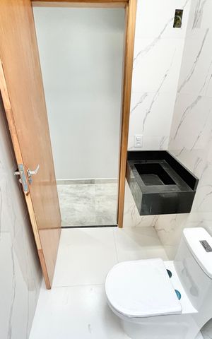 Casa à venda com 139m², 3 quartos e 2 vagas Casa à venda com 139m², 3 quartos e 2 vagasBanheiro