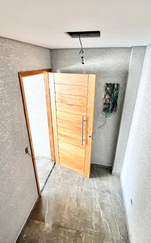 Casa à venda com 139m², 3 quartos e 2 vagas Casa à venda com 139m², 3 quartos e 2 vagasEntrada