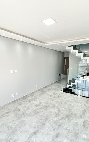 Casa à venda com 139m², 3 quartos e 2 vagas Casa à venda com 139m², 3 quartos e 2 vagasSala
