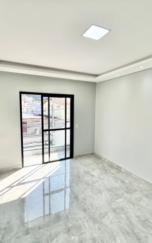 Casa à venda com 139m², 3 quartos e 2 vagas Casa à venda com 139m², 3 quartos e 2 vagasSala